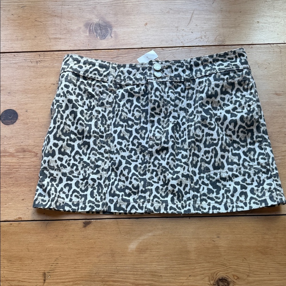 Sincerely Jules leopard print Mini Skirt size Medium